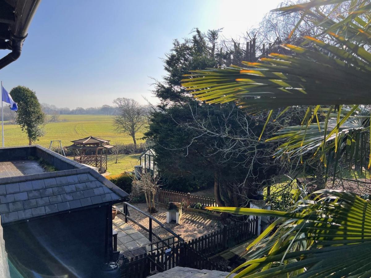 Hunston Mill Self Catering Dog Stay For Free Chichester Extérieur photo
