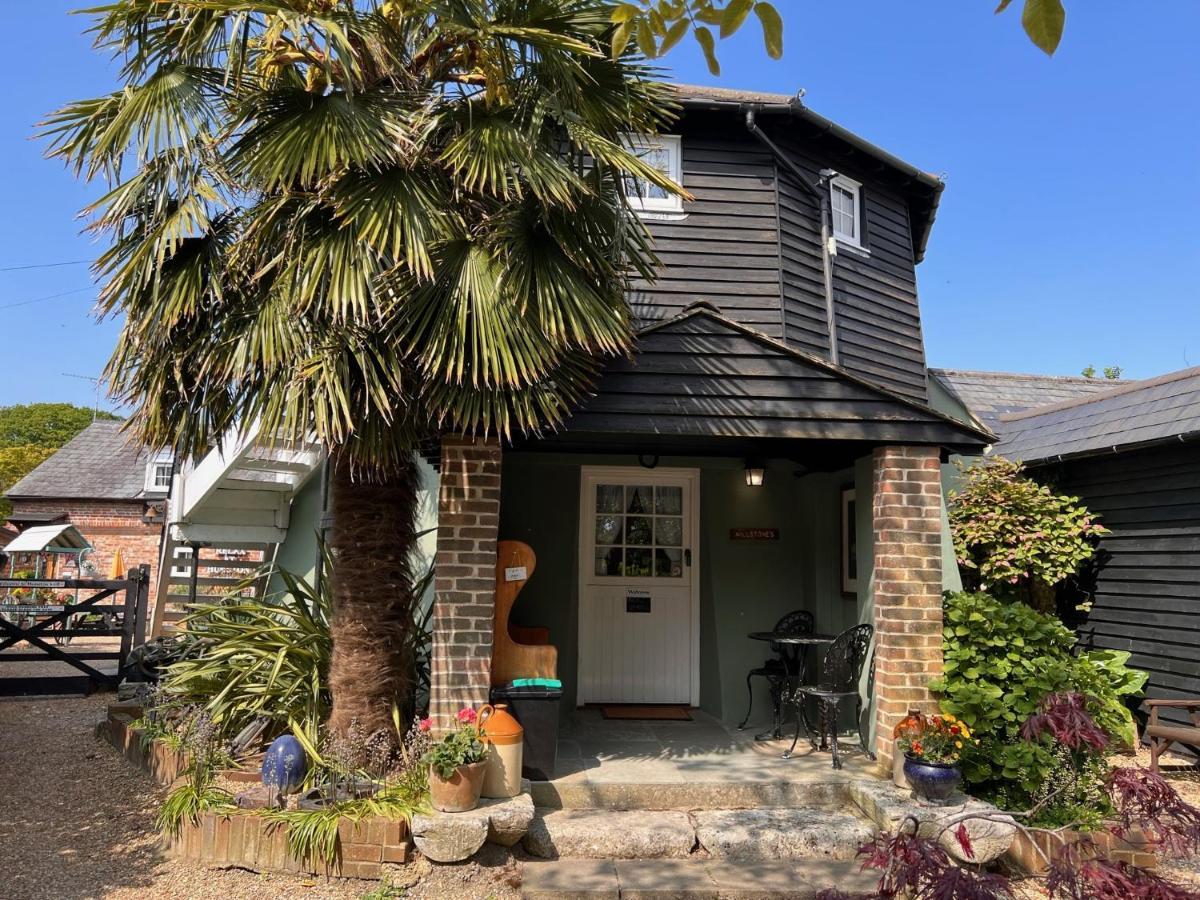 Hunston Mill Self Catering Dog Stay For Free Chichester Extérieur photo