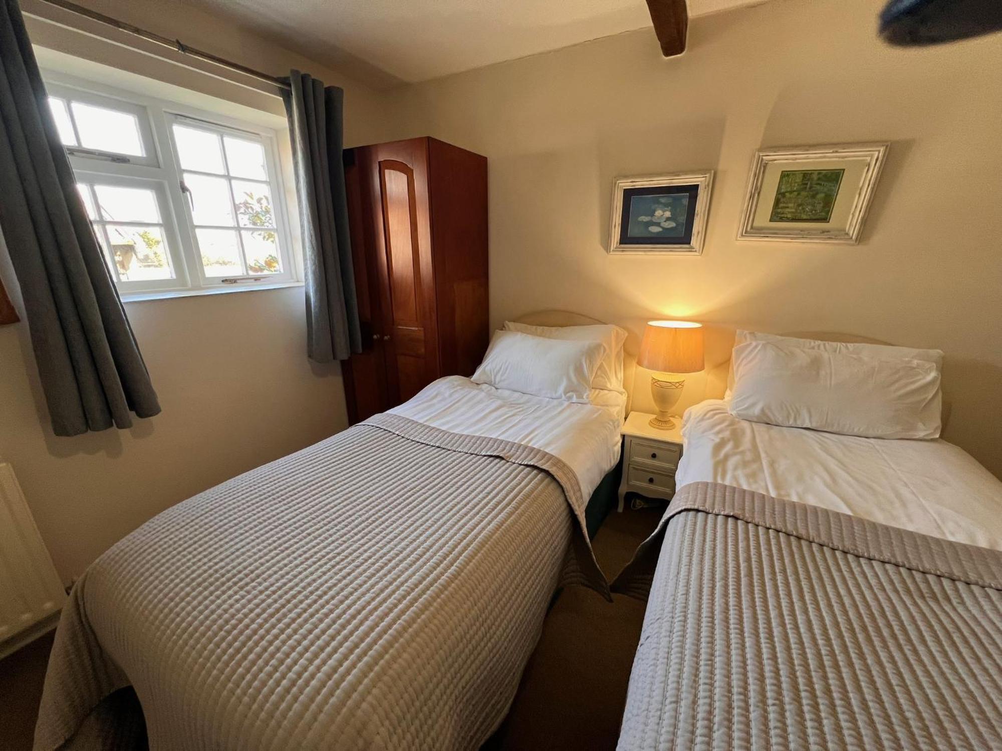 Hunston Mill Self Catering Dog Stay For Free Chichester Extérieur photo