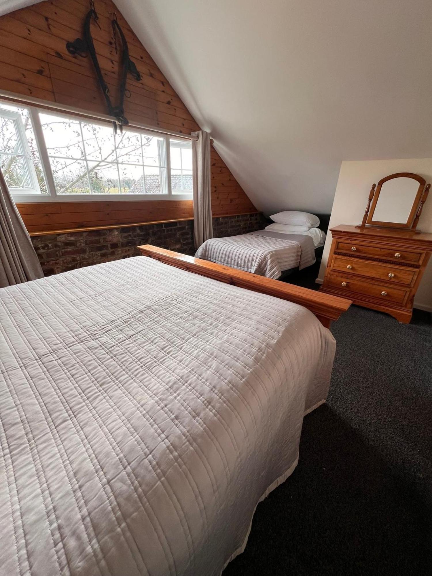 Hunston Mill Self Catering Dog Stay For Free Chichester Extérieur photo