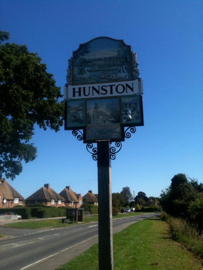 Hunston Mill Self Catering Dog Stay For Free Chichester Chambre photo