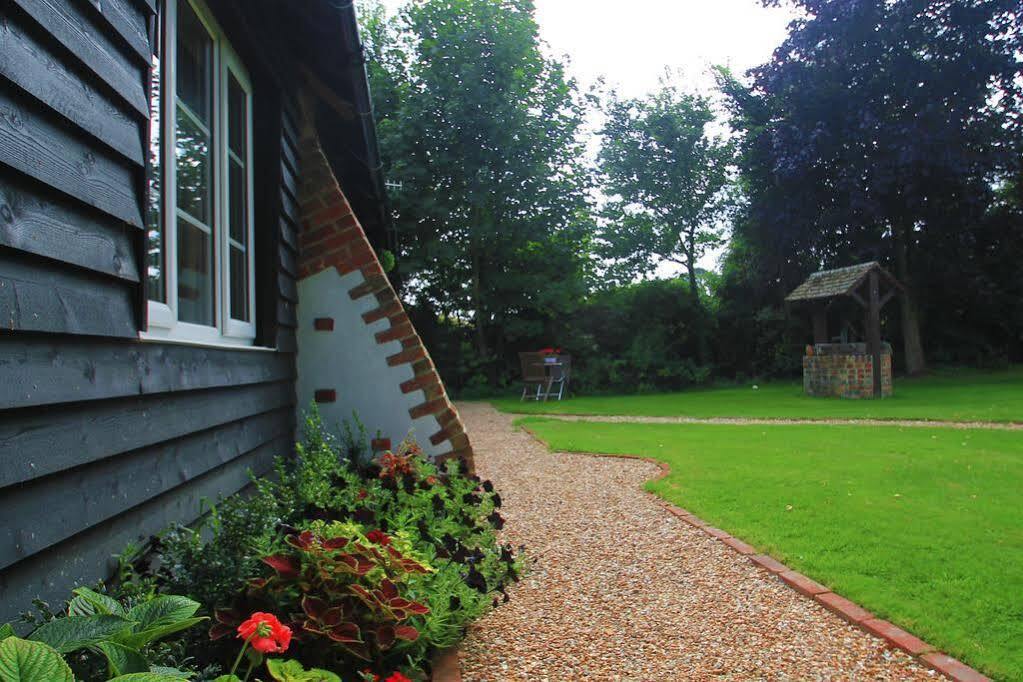 Hunston Mill Self Catering Dog Stay For Free Chichester Extérieur photo